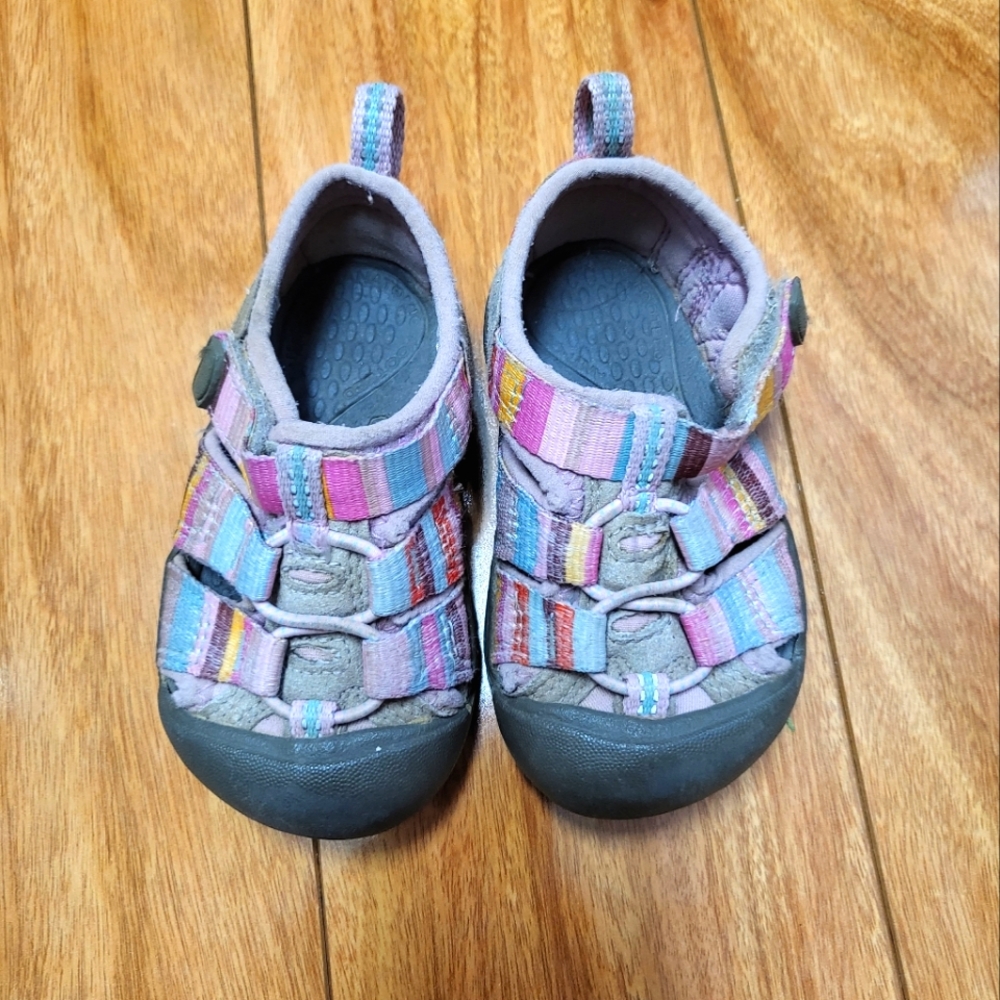 Toddler Keen sandals size 5